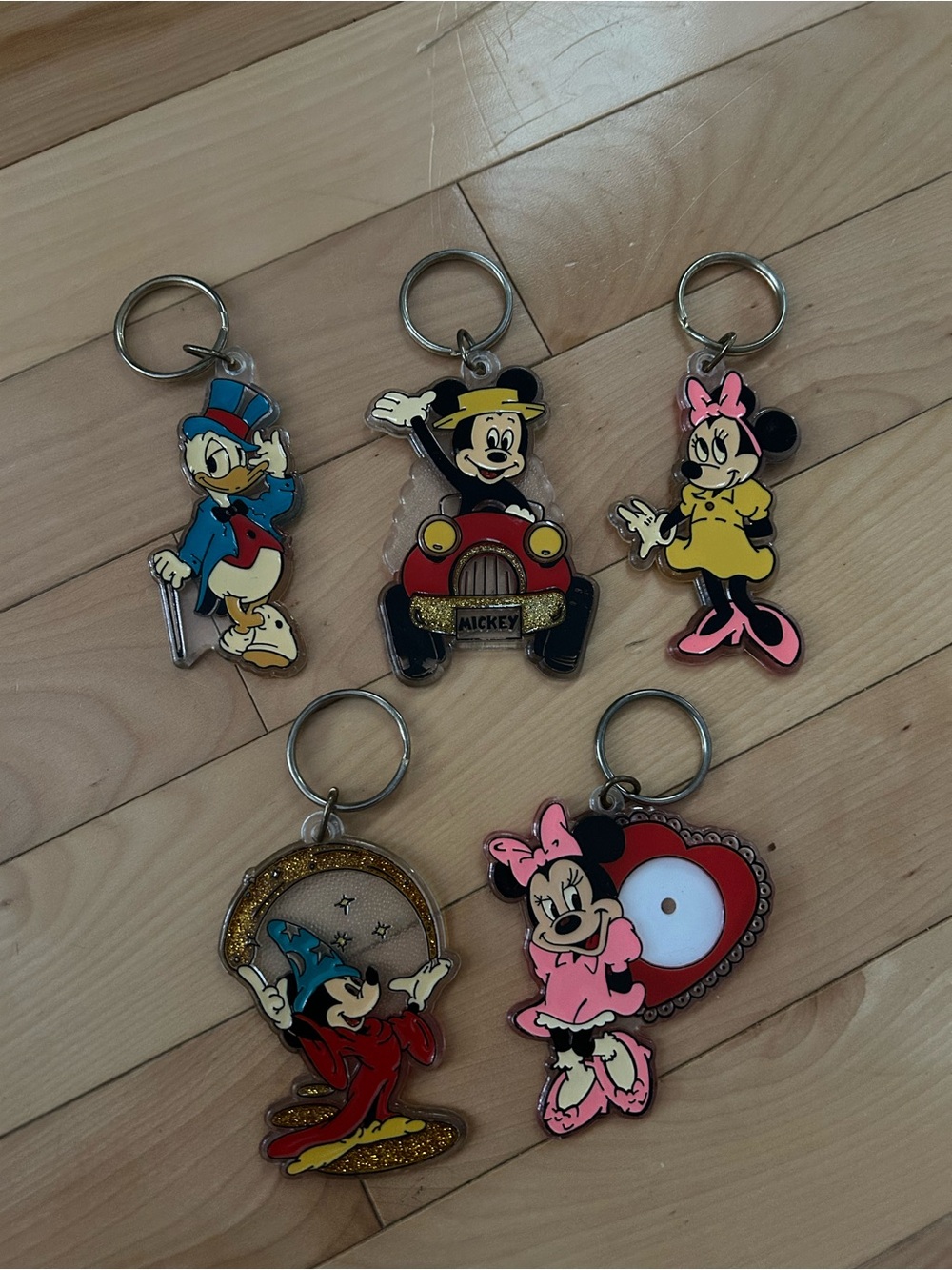 Lot of 5 Collectible Walt Disney Keychains Keyrings